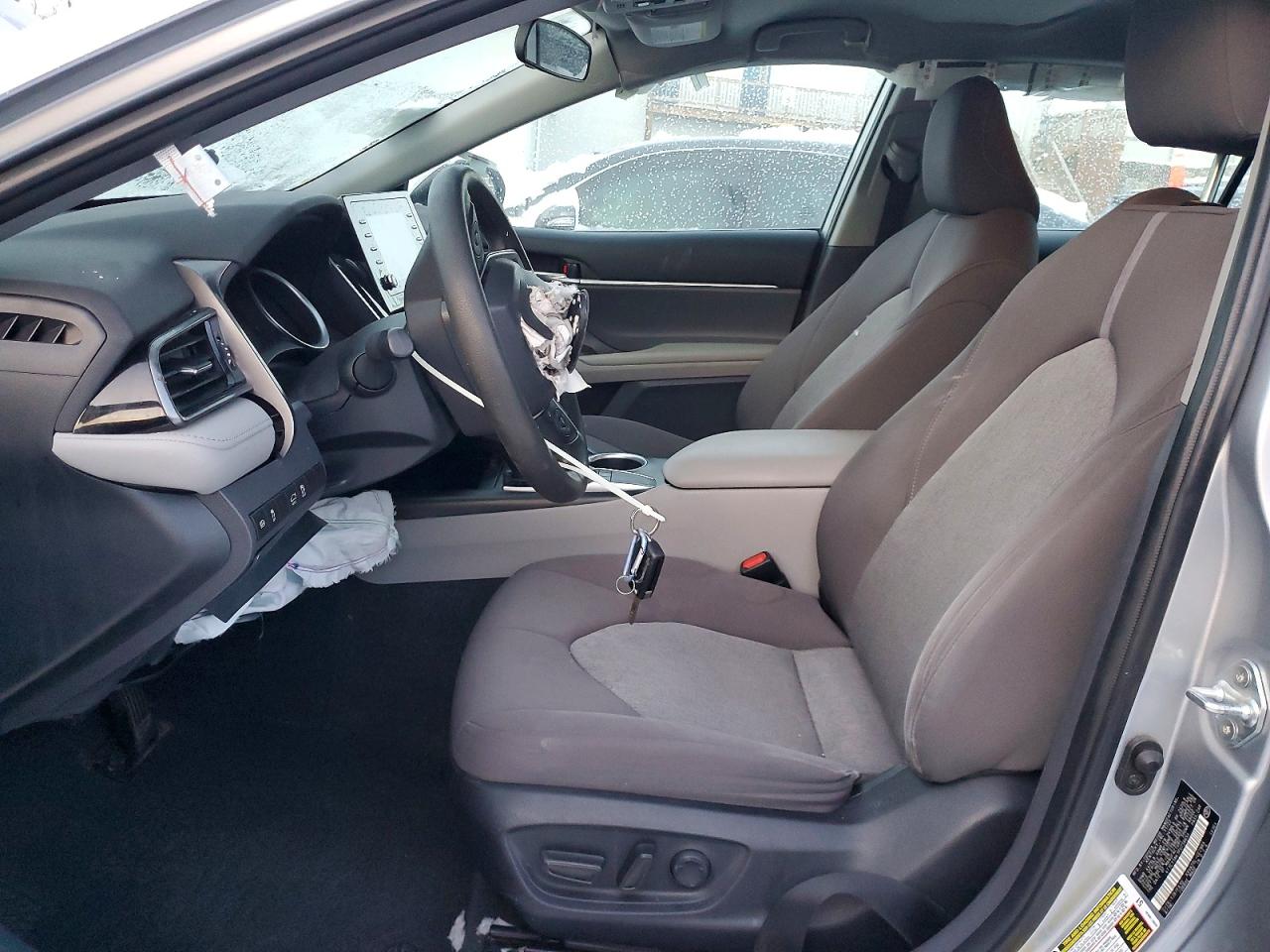 2023 TOYOTA CAMRY LE photo 13
