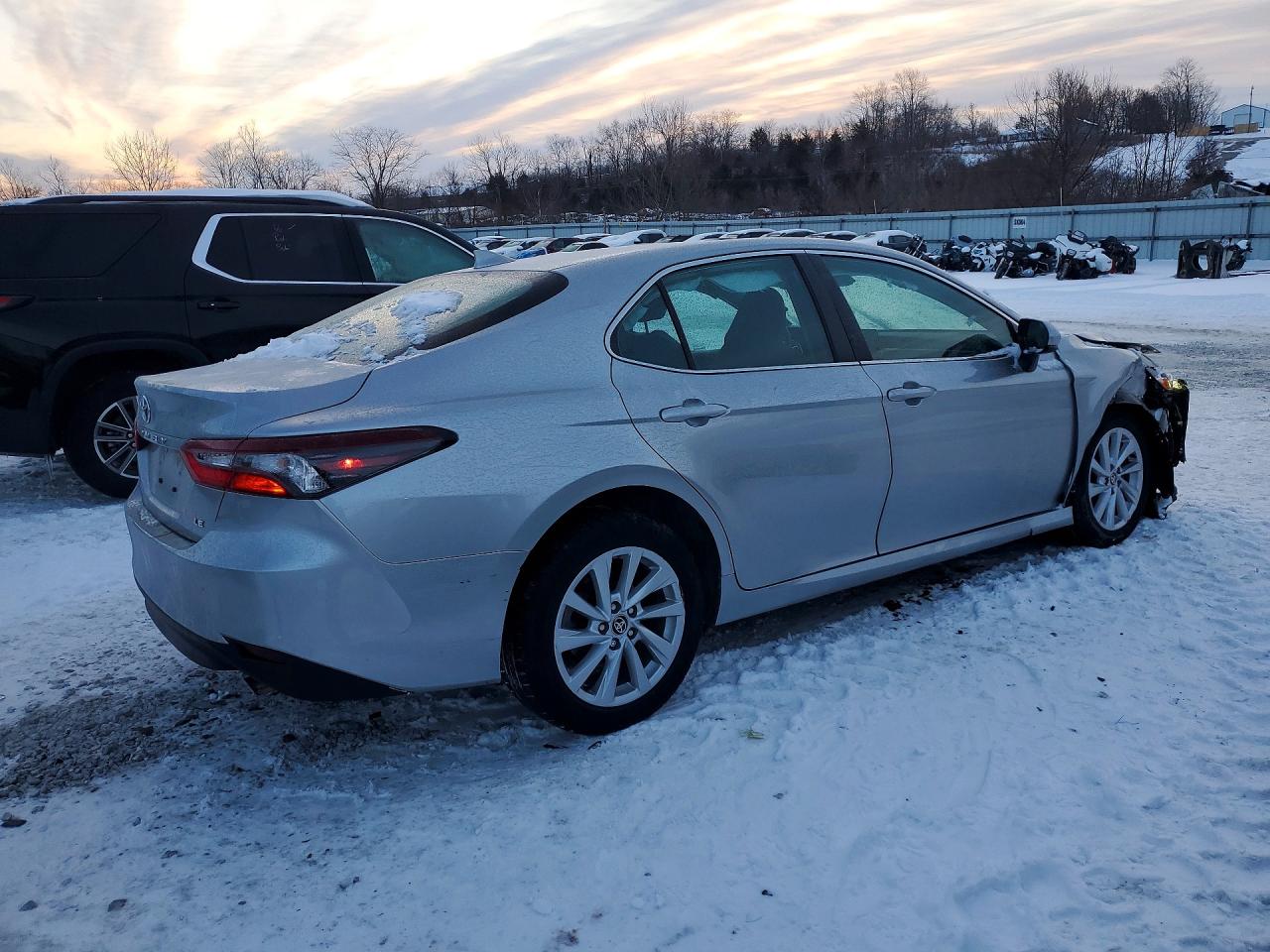 2023 TOYOTA CAMRY LE photo 5