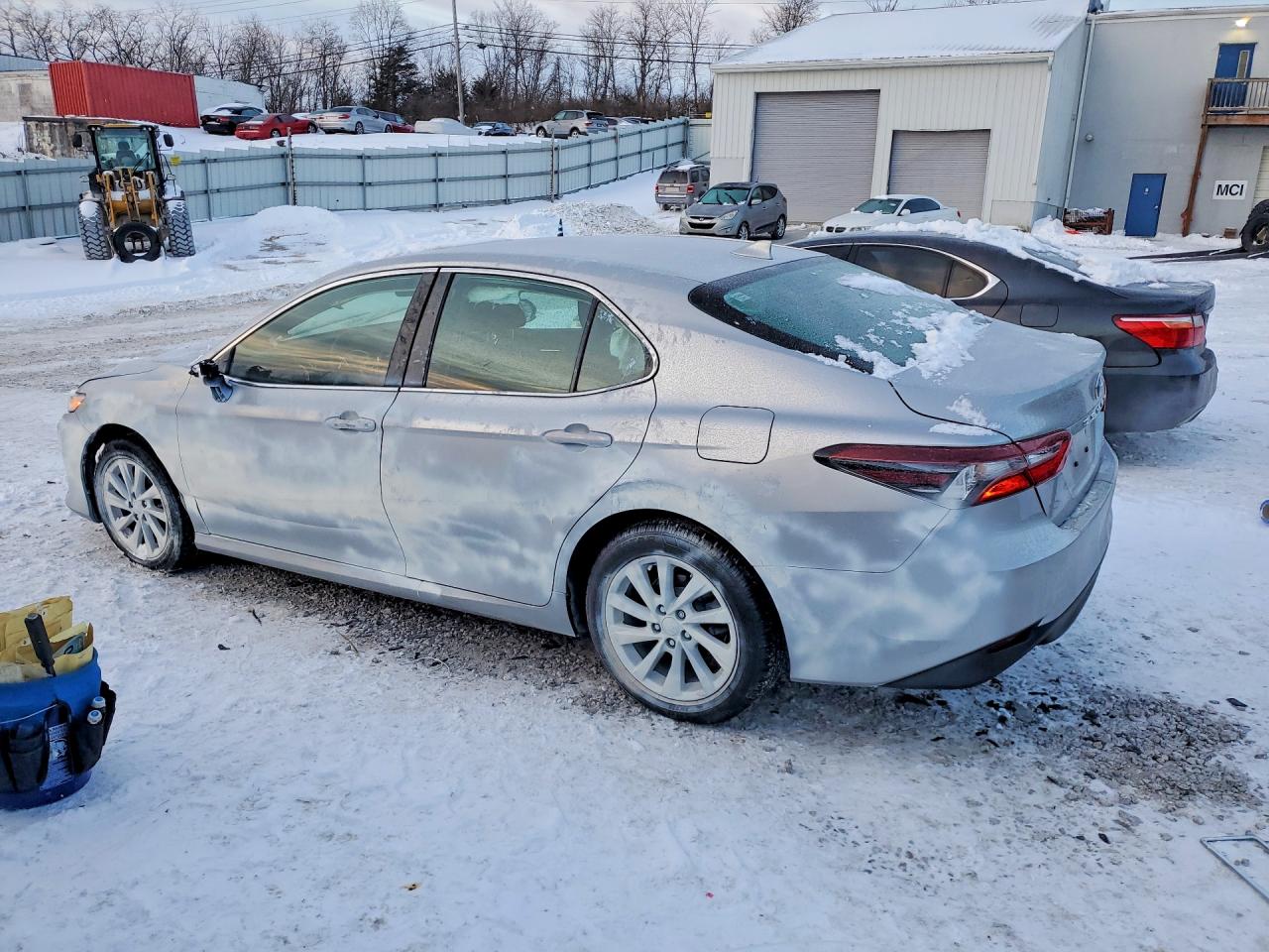 2023 TOYOTA CAMRY LE photo 3