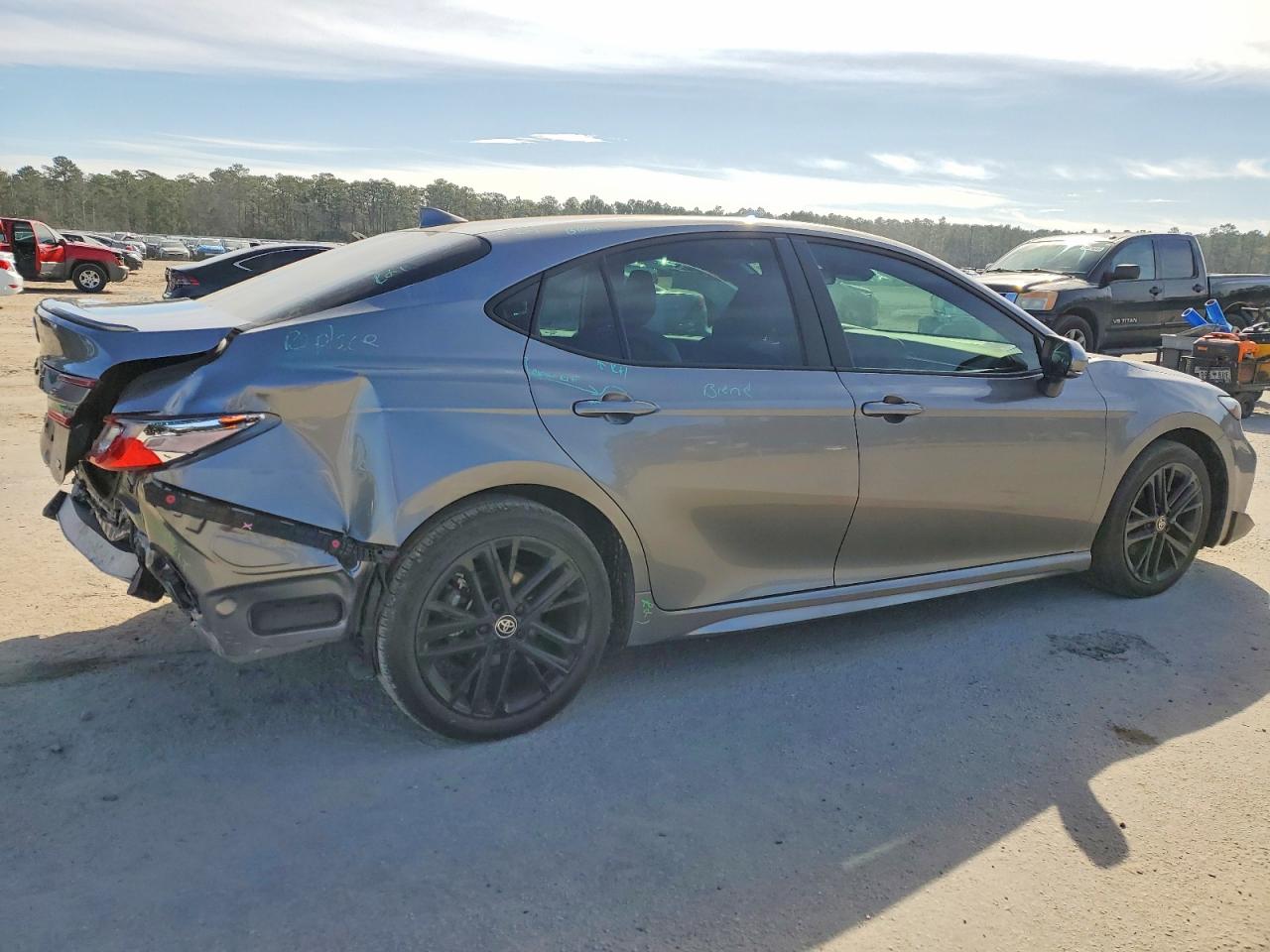 2025 TOYOTA CAMRY photo 3
