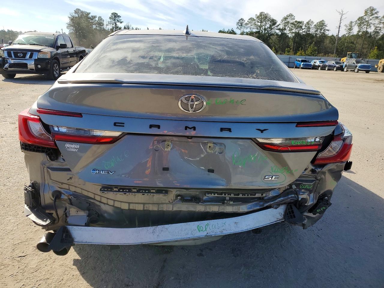 2025 TOYOTA CAMRY photo 6