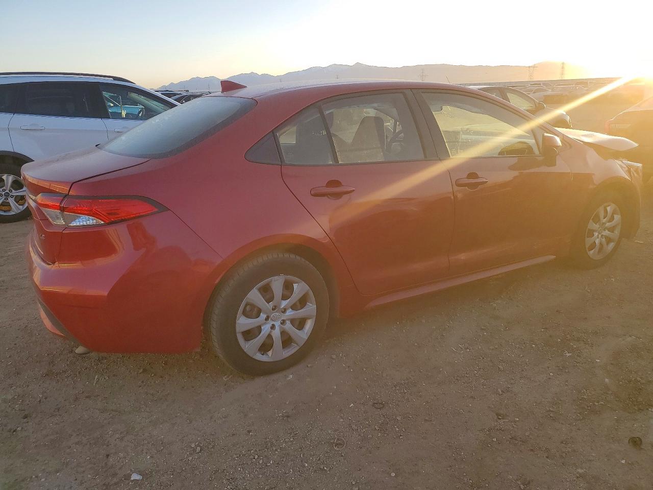 2020 TOYOTA COROLLA LE photo 3