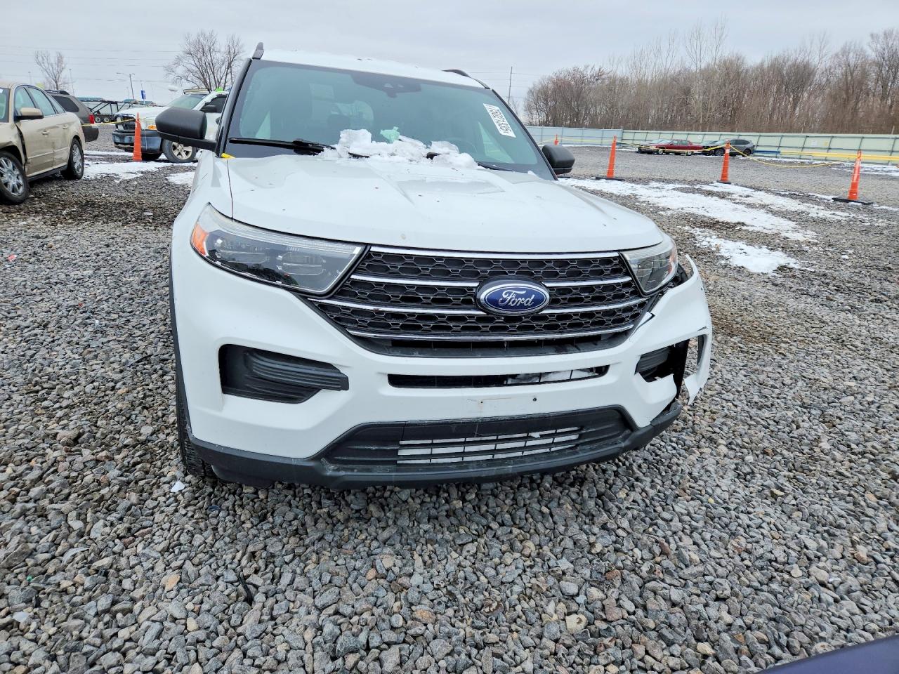 2020 FORD EXPLORER XLT photo 9