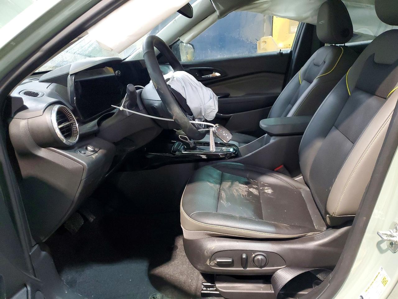2025 CHEVROLET TRAX ACTIV photo 13