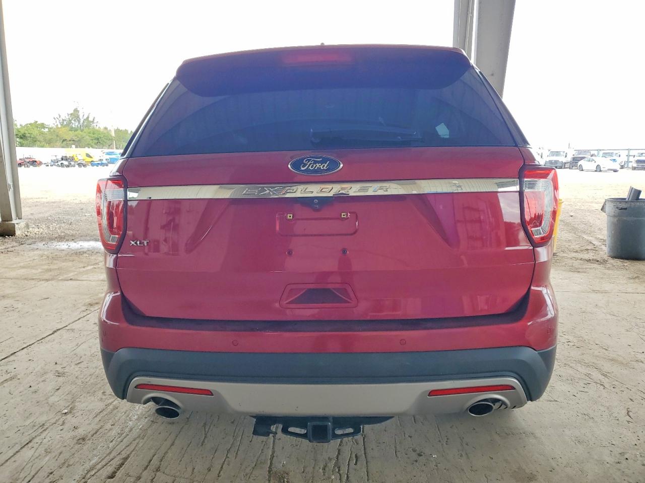 2017 FORD EXPLORER XLT photo 6