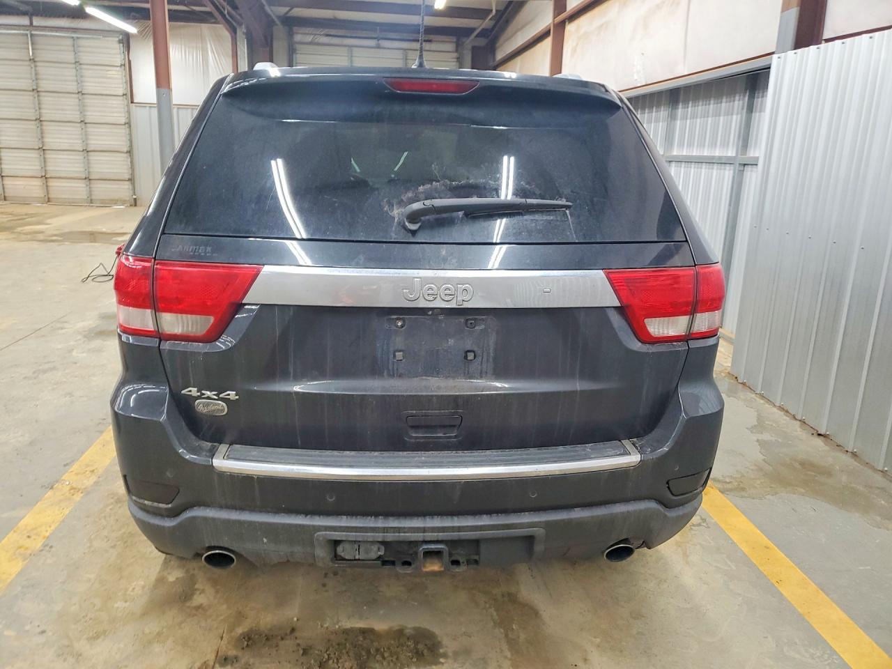 2012 JEEP GRAND CHEROKEE OVERLAND photo 11