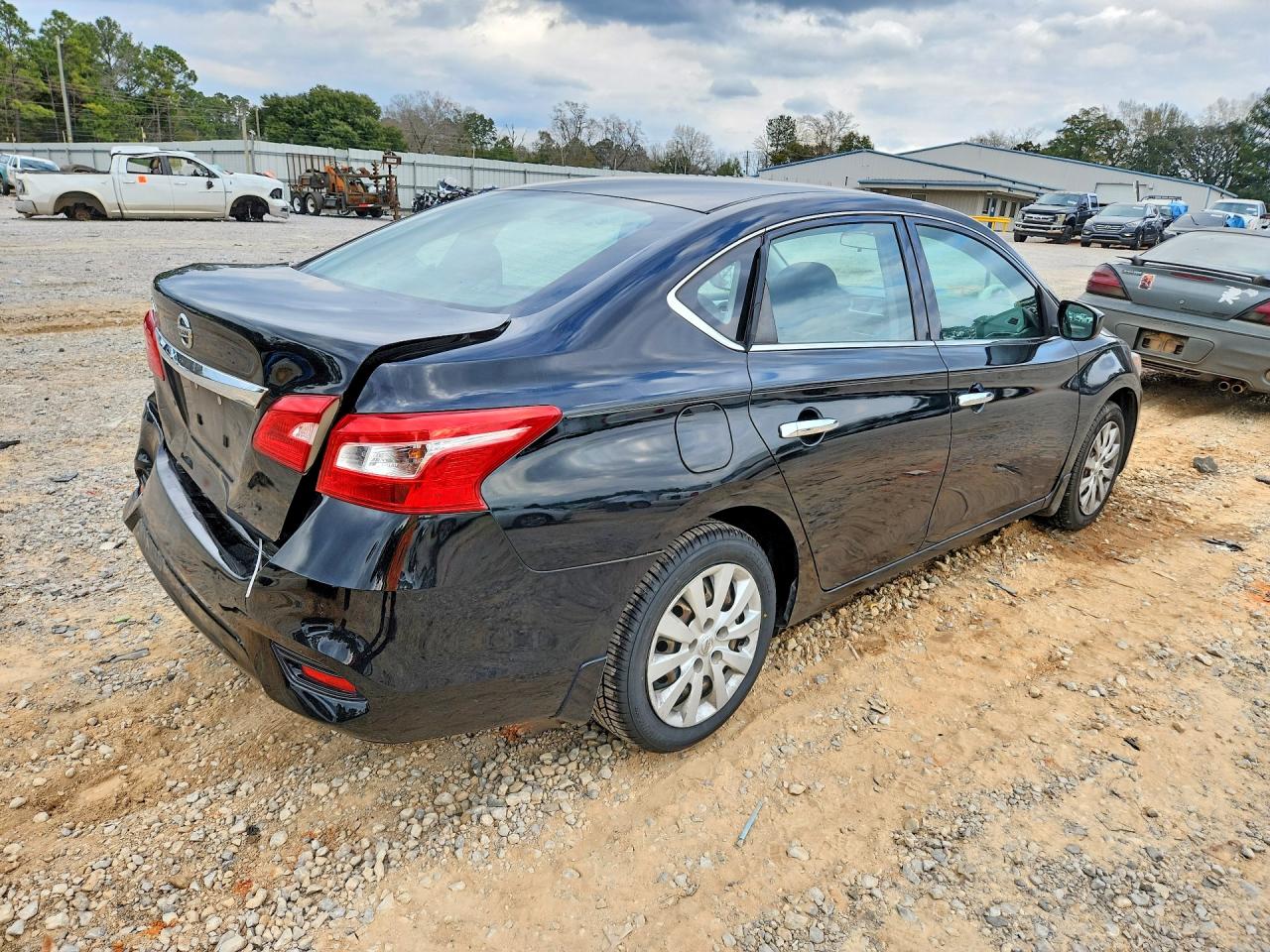 2018 NISSAN SENTRA S photo 5