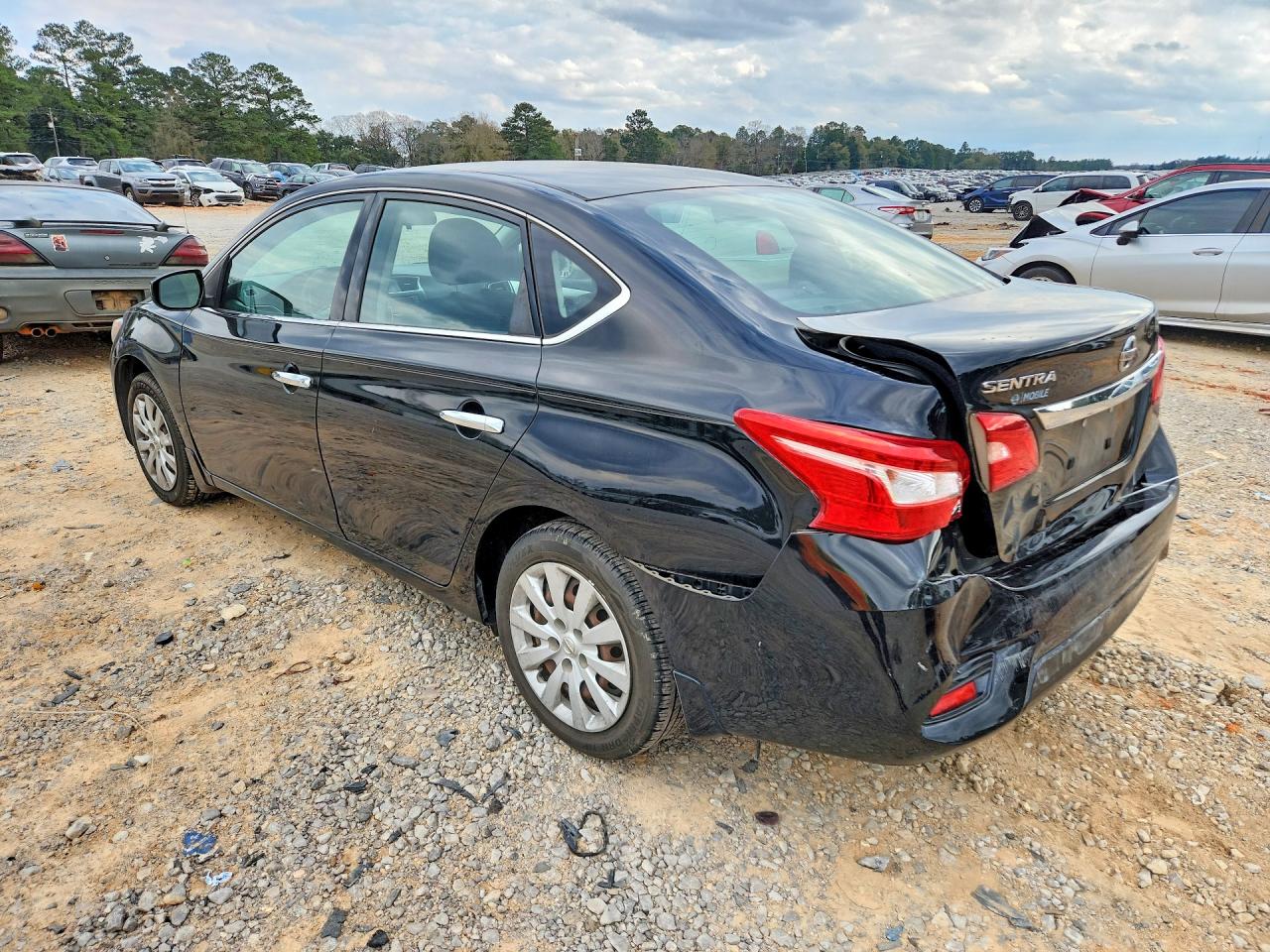 2018 NISSAN SENTRA S photo 3