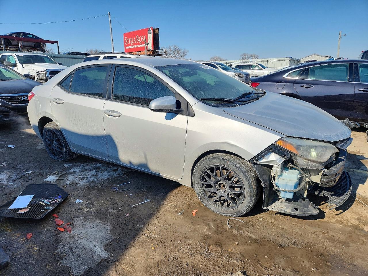 2016 TOYOTA COROLLA LE photo 4