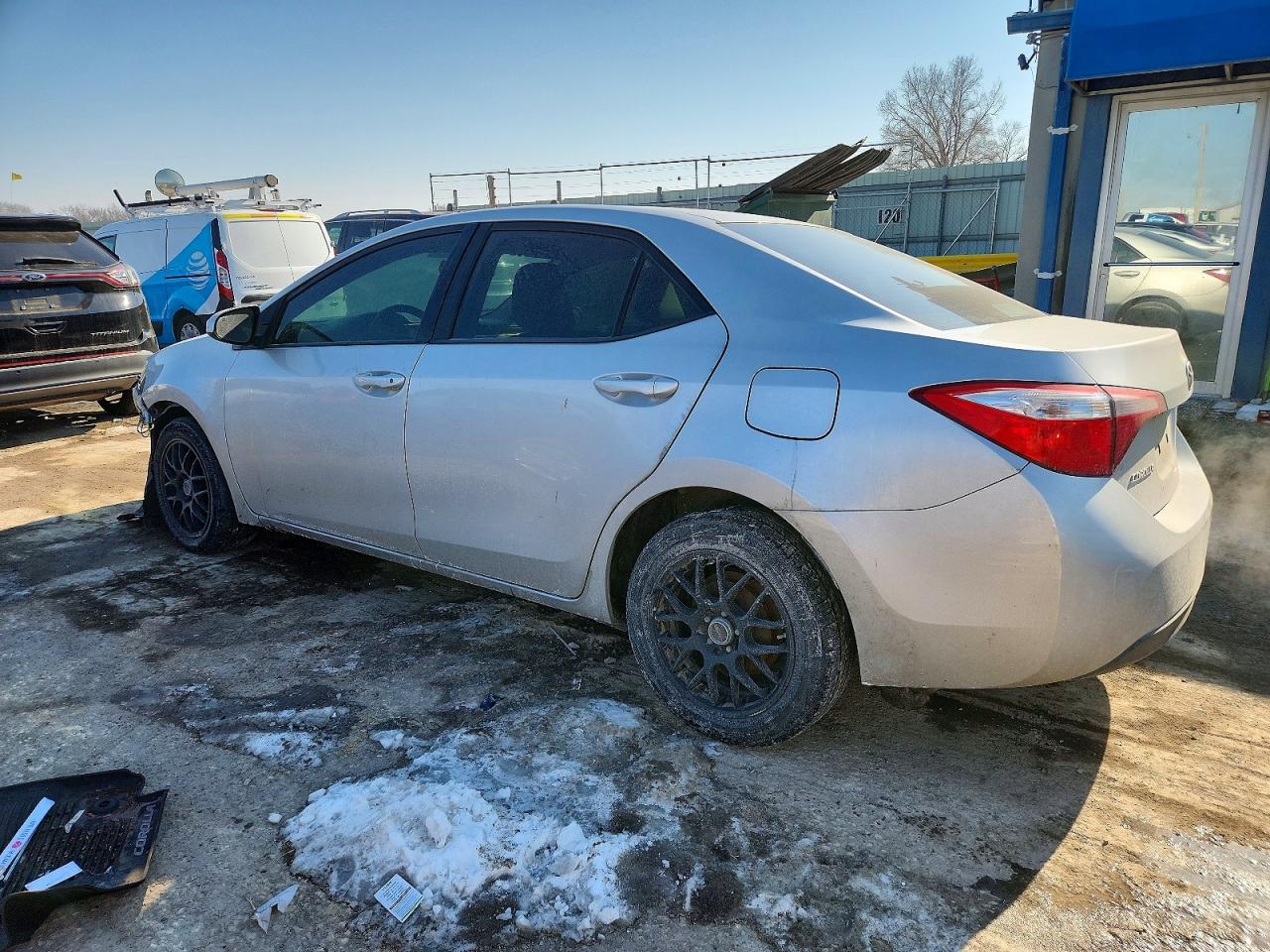 2016 TOYOTA COROLLA LE photo 2