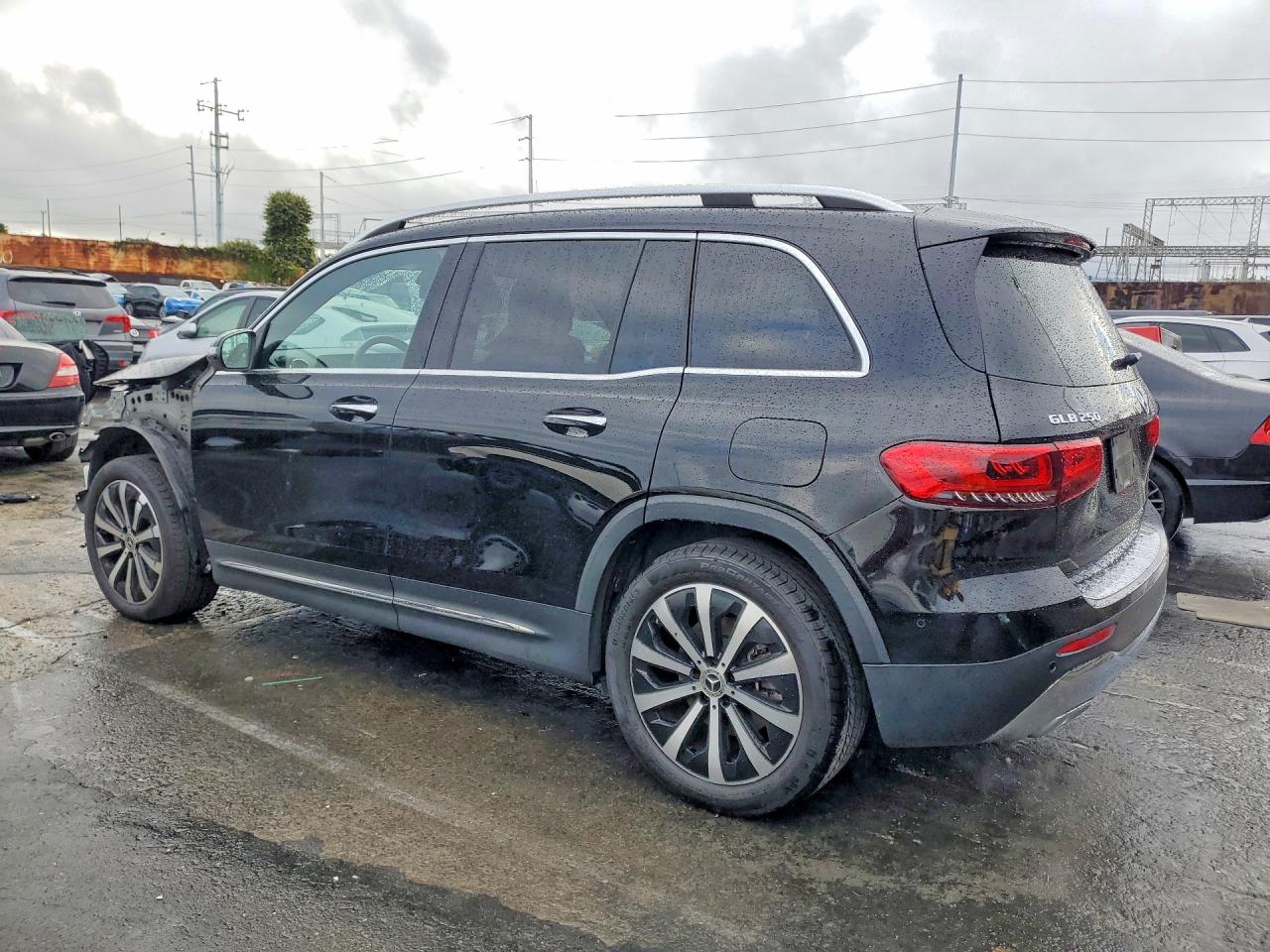 2021 MERCEDES-BENZ GLB 250 photo 2
