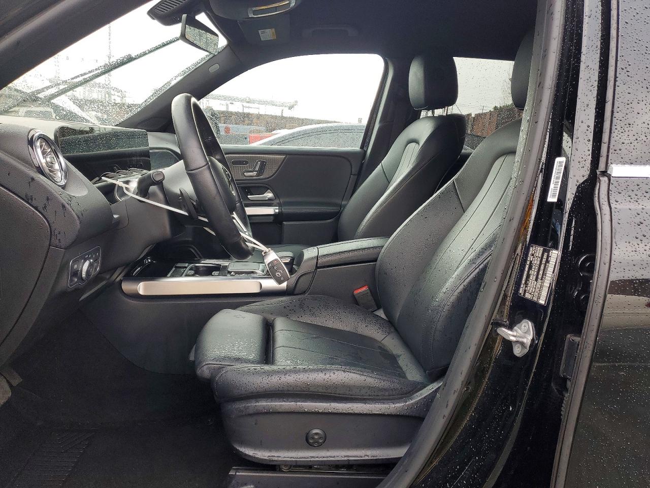 2021 MERCEDES-BENZ GLB 250 photo 7
