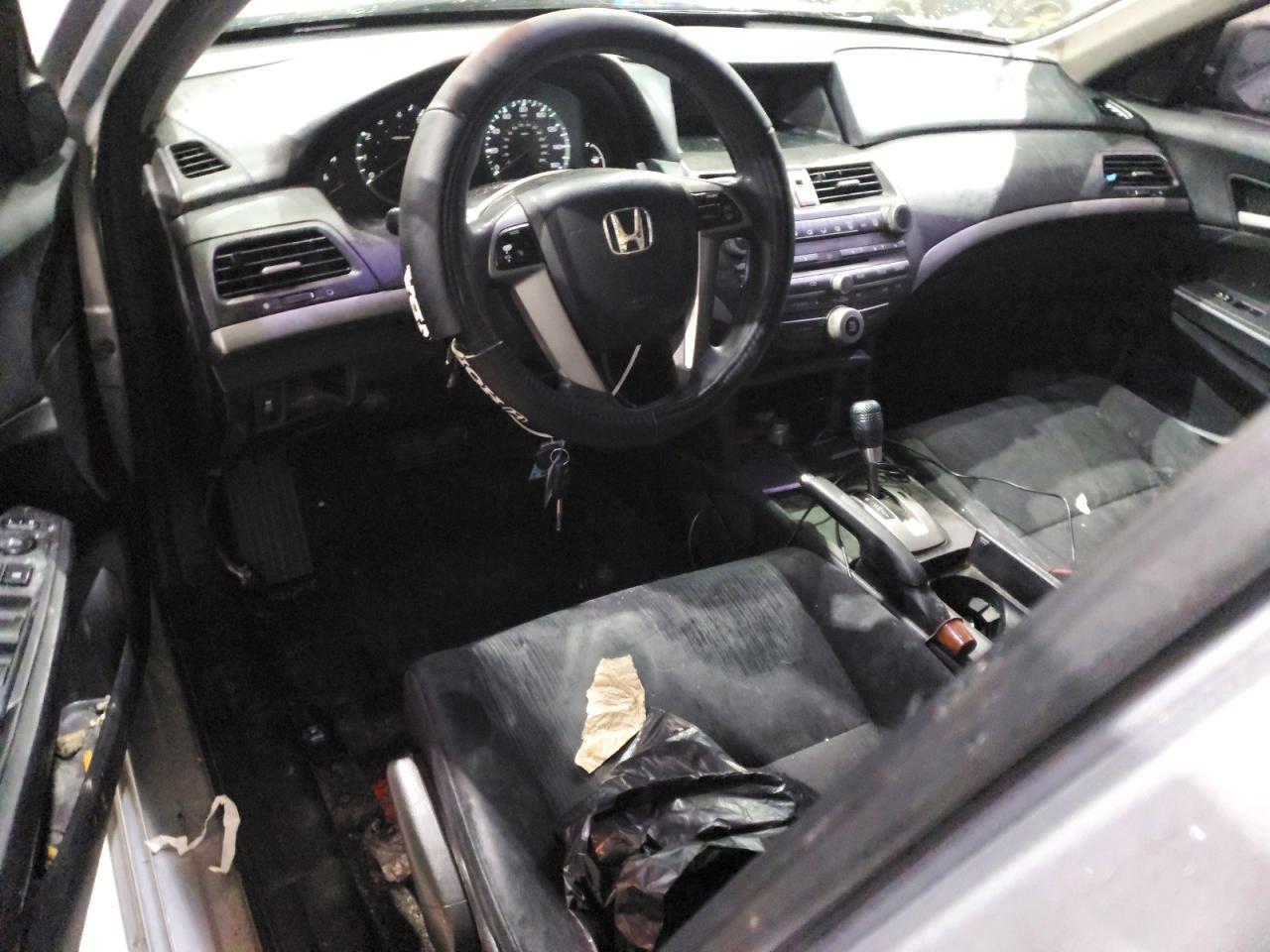 2011 HONDA ACCORD LX photo 8