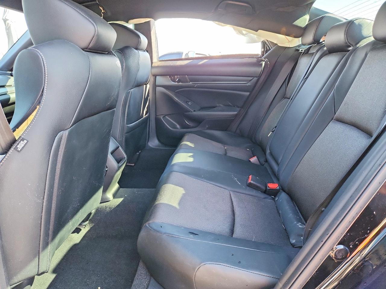 2018 HONDA ACCORD SPORT photo 28