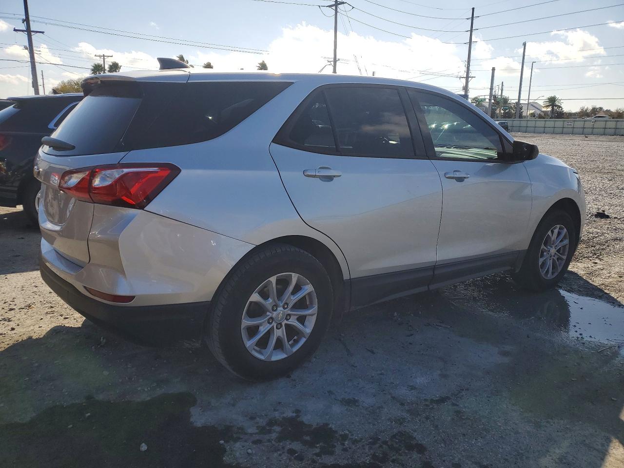 2019 CHEVROLET EQUINOX LS photo 5