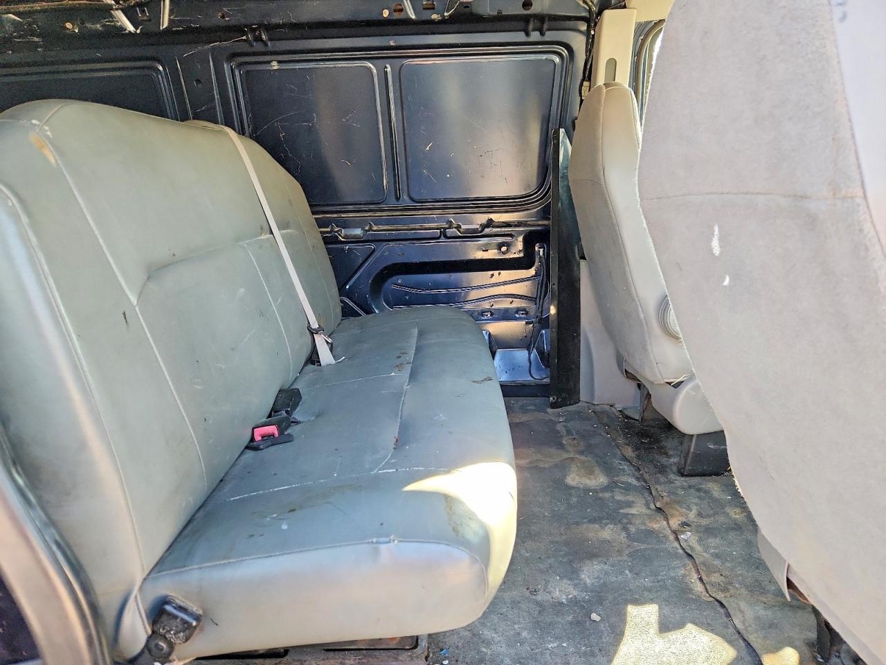 2002 FORD ECONOLINE E350 SUPER DUTY VAN photo 21