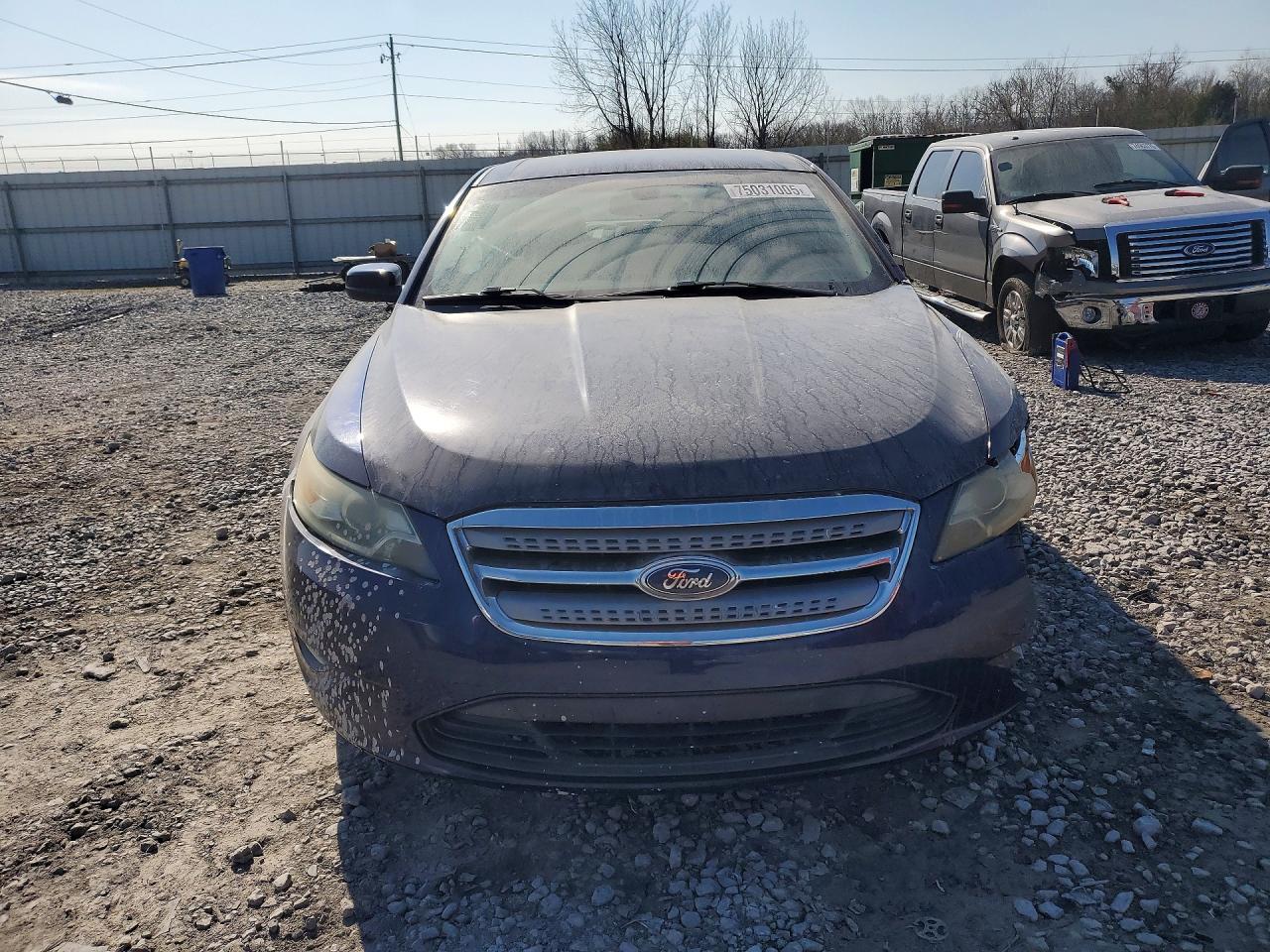 2011 FORD TAURUS SEL photo 9