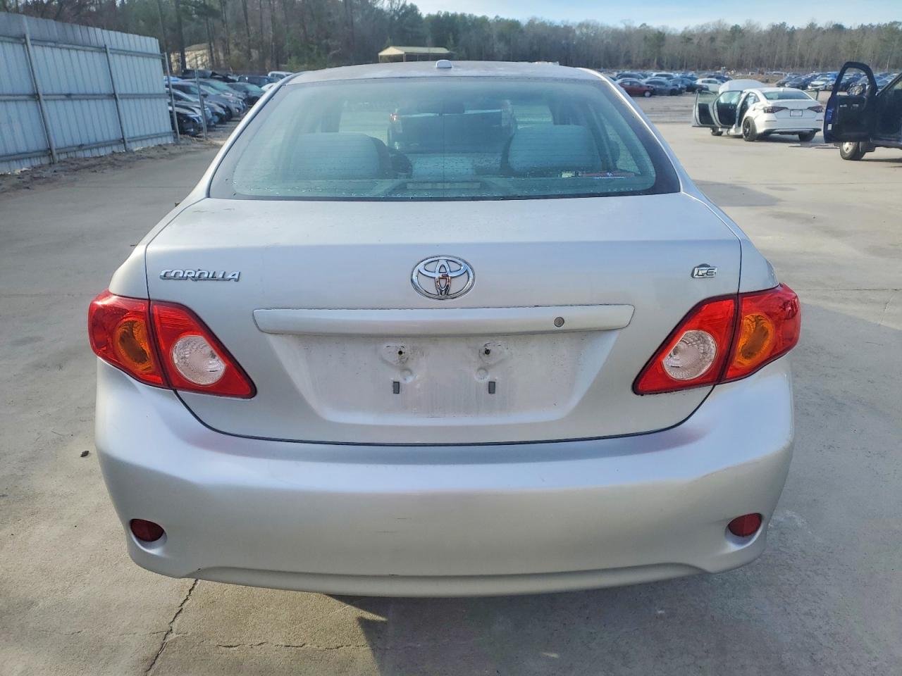 2010 TOYOTA COROLLA BASE photo 11