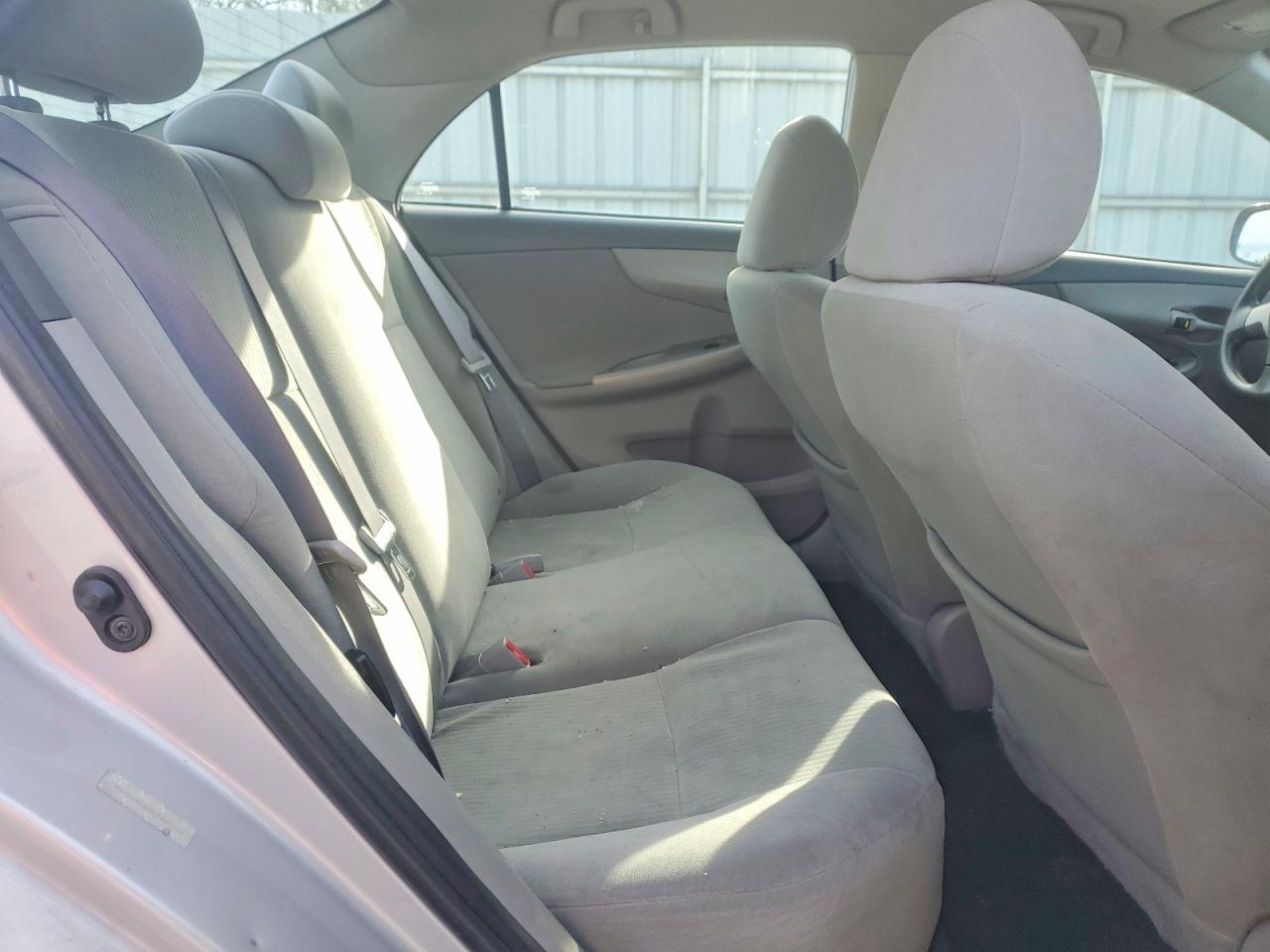 2010 TOYOTA COROLLA BASE photo 19