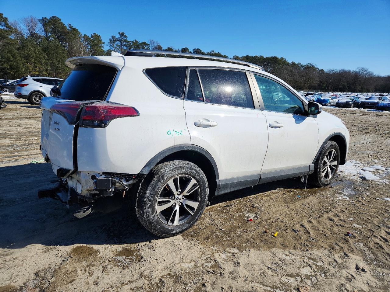 2017 TOYOTA RAV4 XLE photo 3