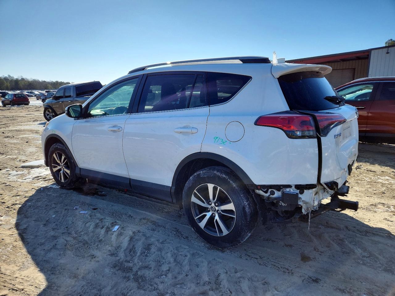 2017 TOYOTA RAV4 XLE photo 2