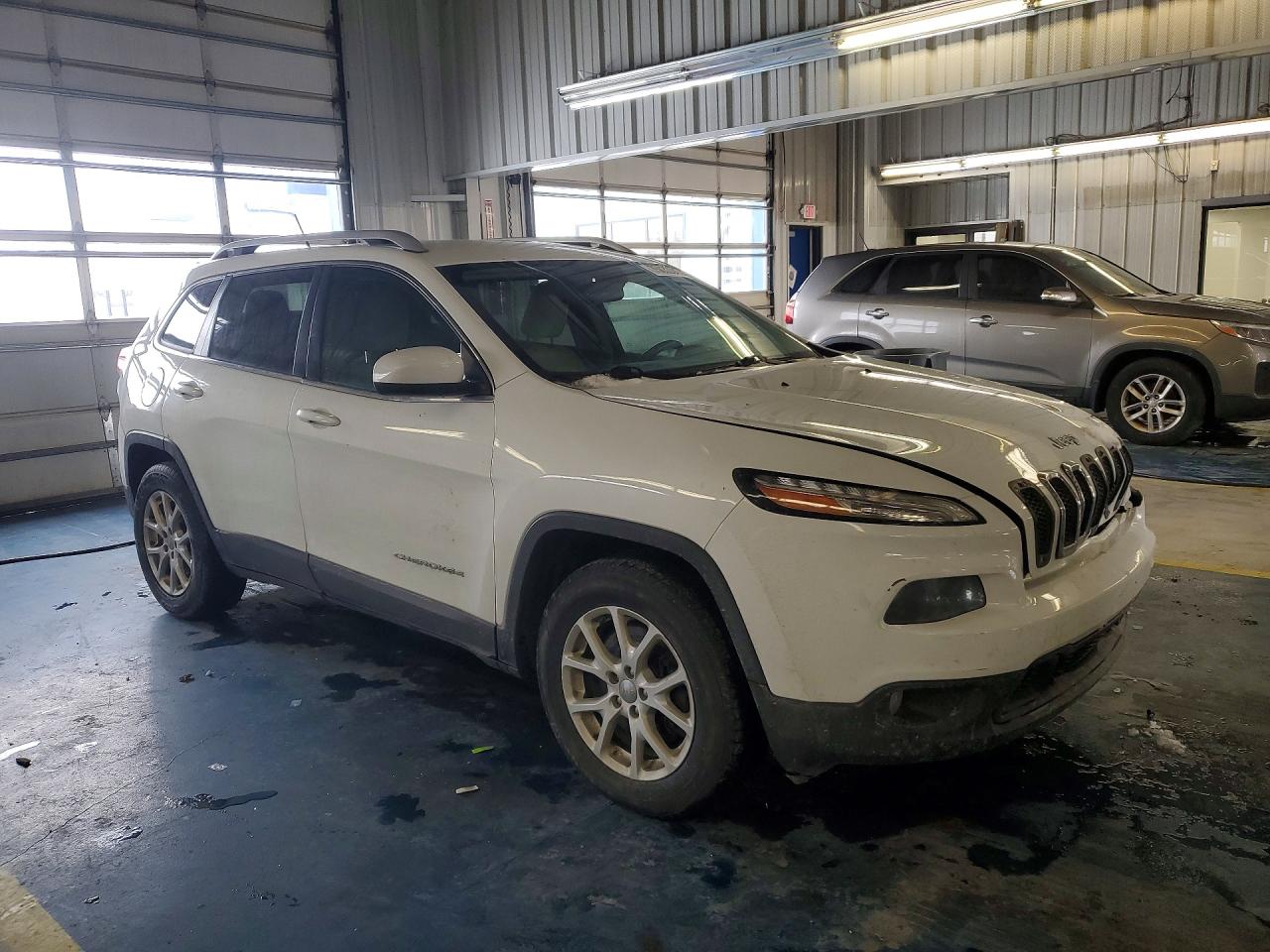 2015 JEEP CHEROKEE LATITUDE photo 4