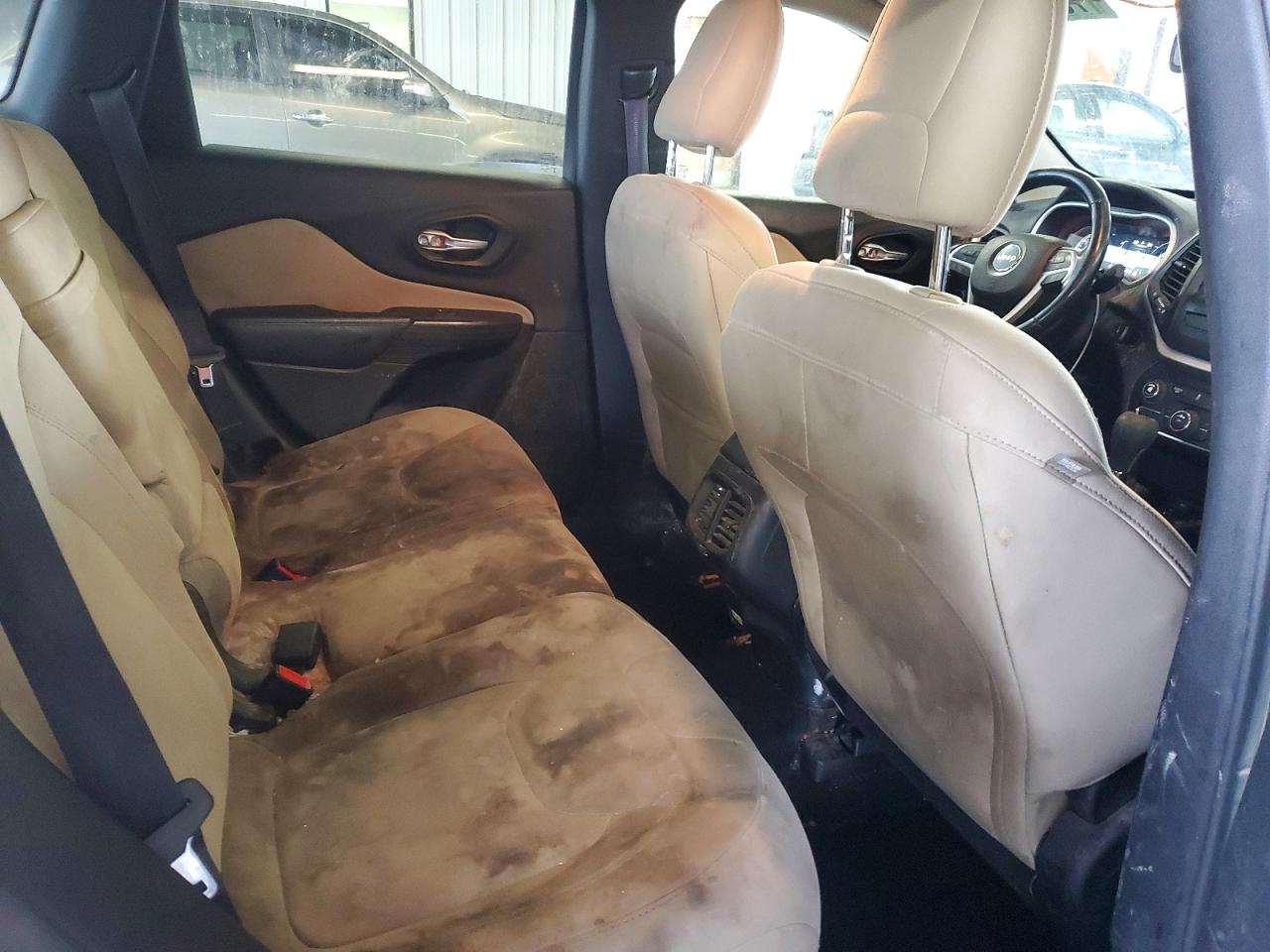 2015 JEEP CHEROKEE LATITUDE photo 11