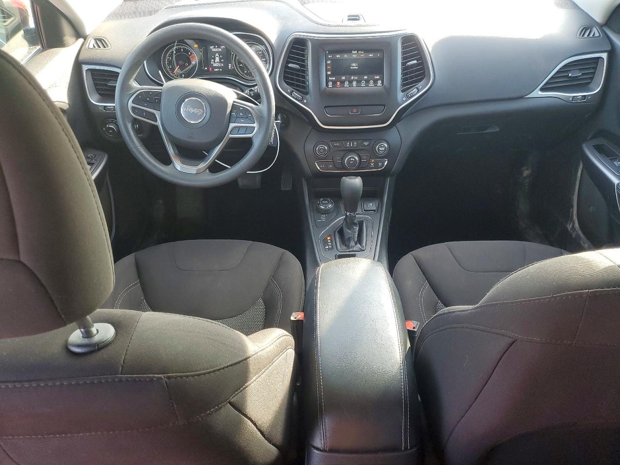 2019 JEEP CHEROKEE LATITUDE photo 8