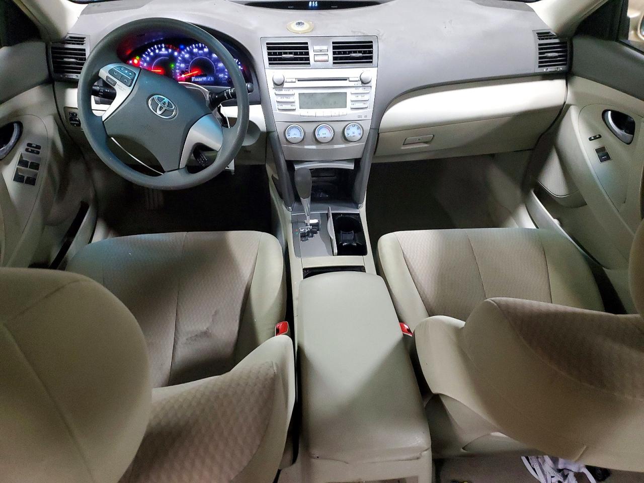 2010 TOYOTA CAMRY photo 8