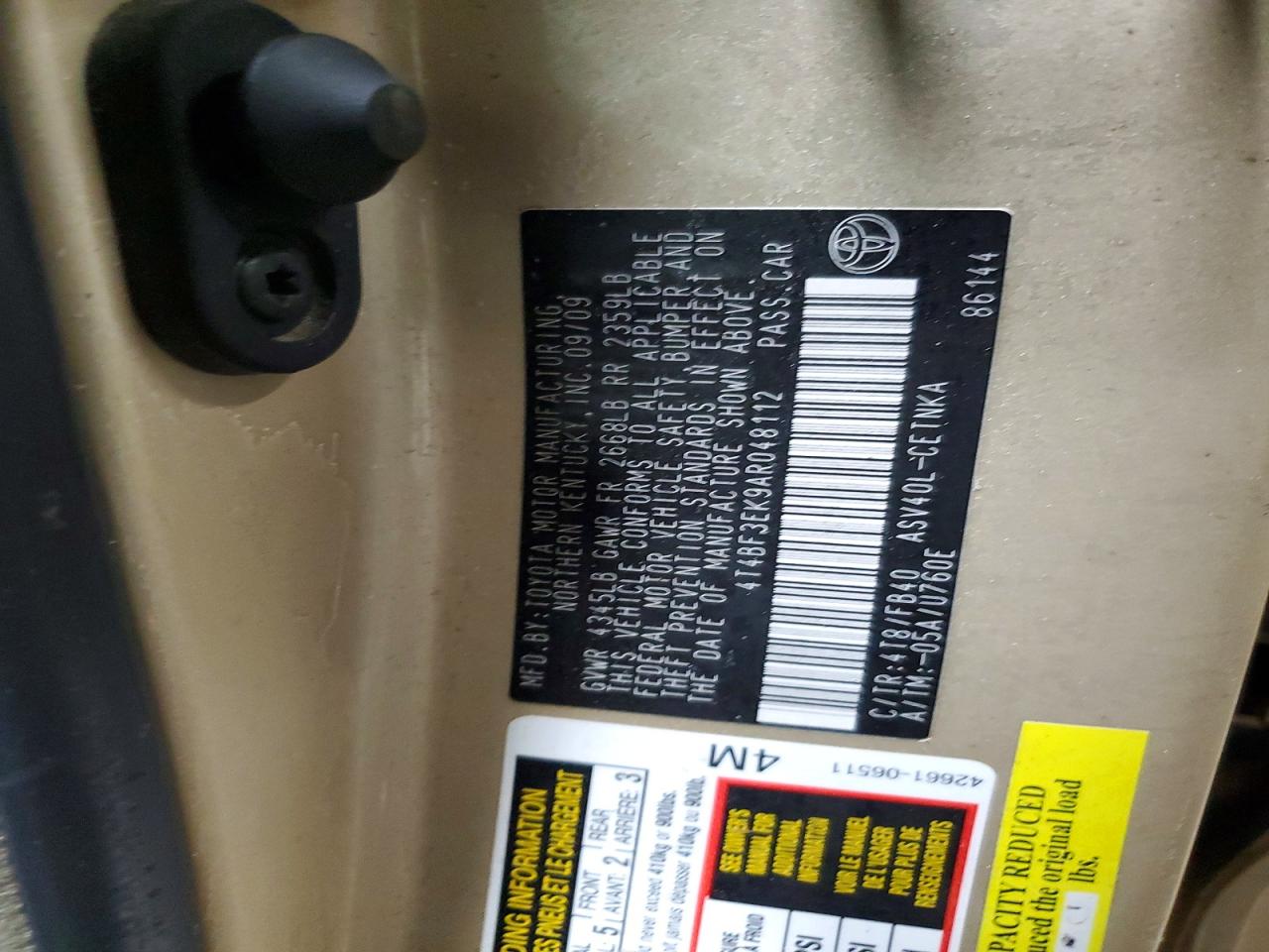 2010 TOYOTA CAMRY photo 12