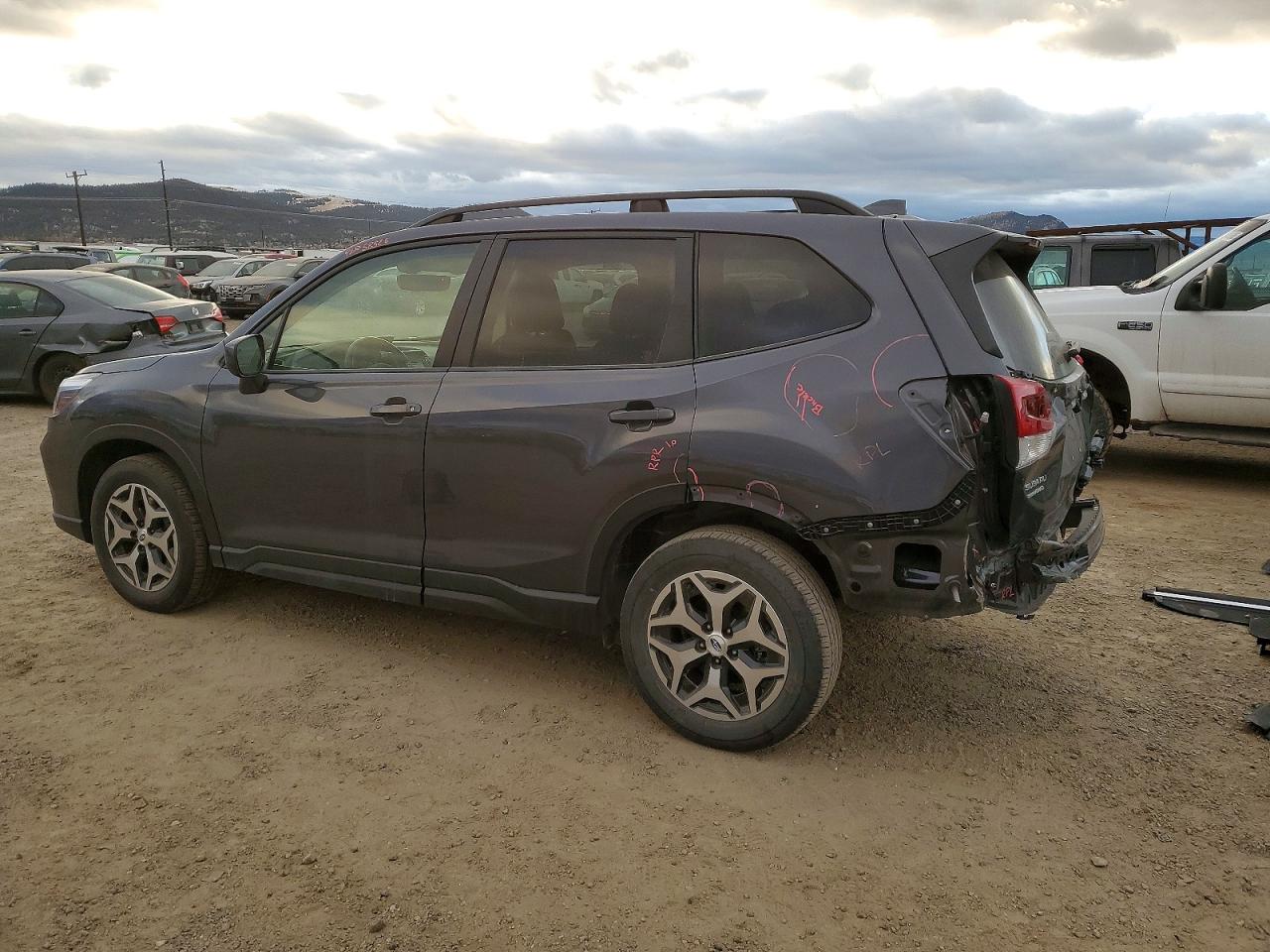 2020 SUBARU FORESTER PREMIUM photo 3