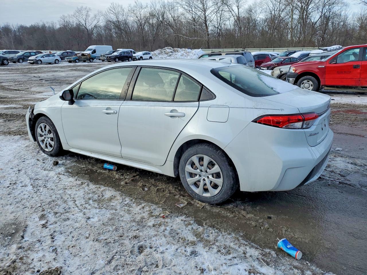 2022 TOYOTA COROLLA LE photo 2