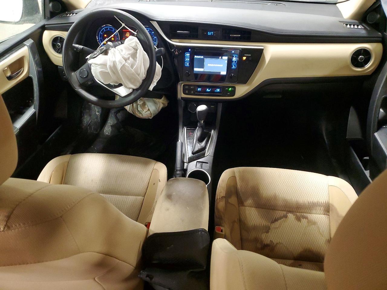 2017 TOYOTA COROLLA L photo 8