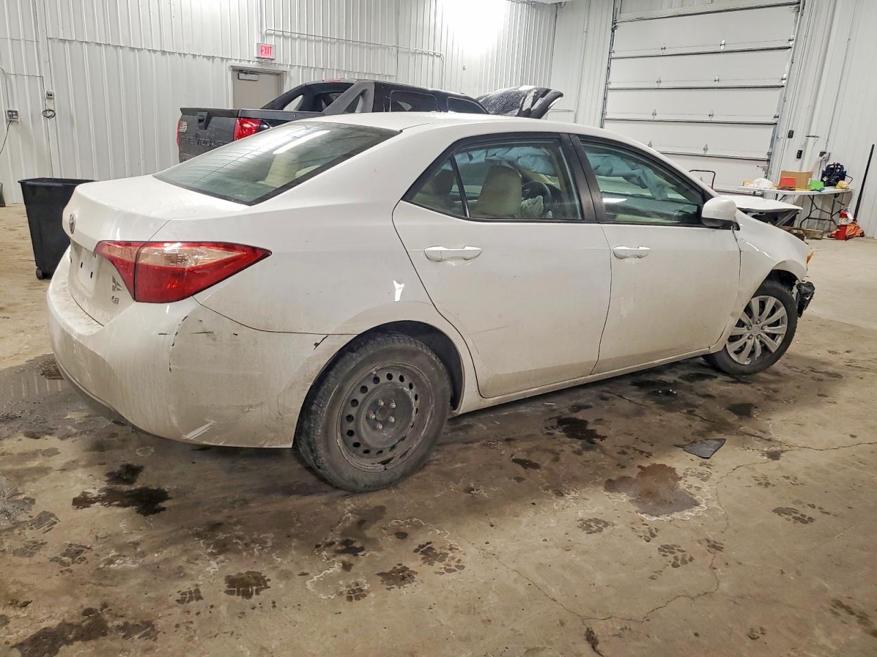 2017 TOYOTA COROLLA L photo 3