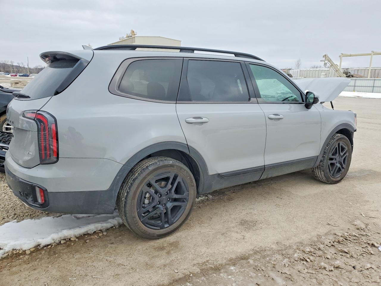 2025 KIA TELLURIDE SX PRESTIGE X-LINE photo 3
