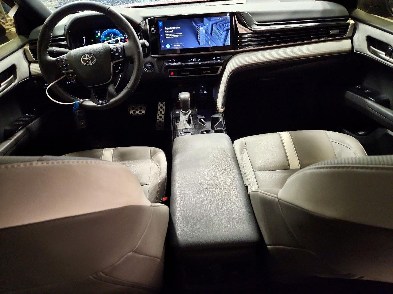 2025 TOYOTA CAMRY SE photo 15