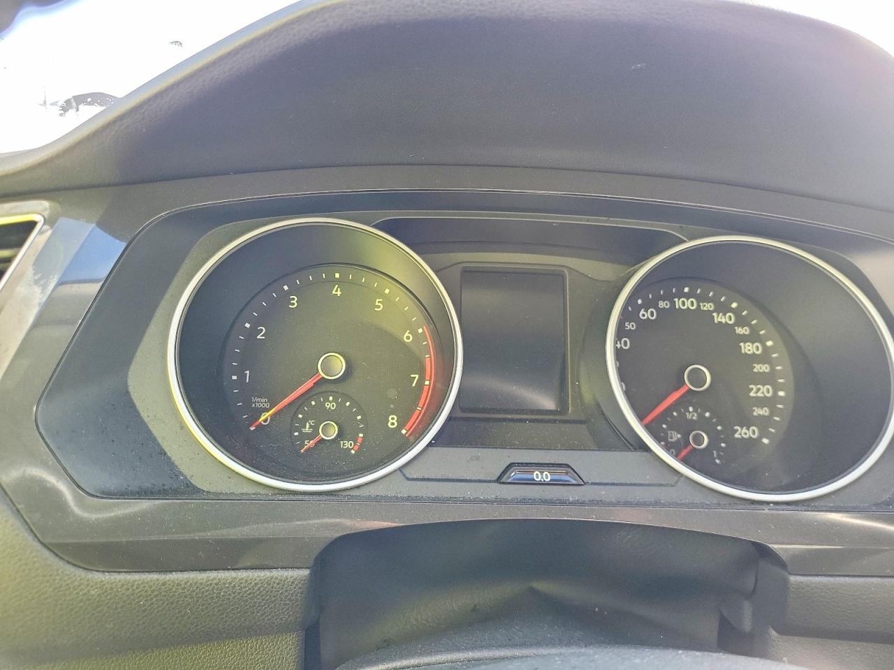2021 VOLKSWAGEN TIGUAN SE photo 9