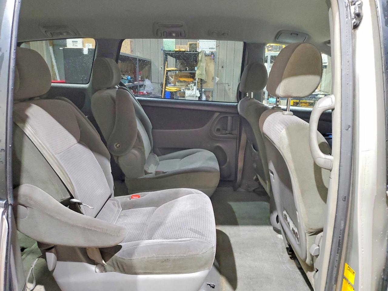 2006 TOYOTA SIENNA LE 7 PASSENGER photo 21