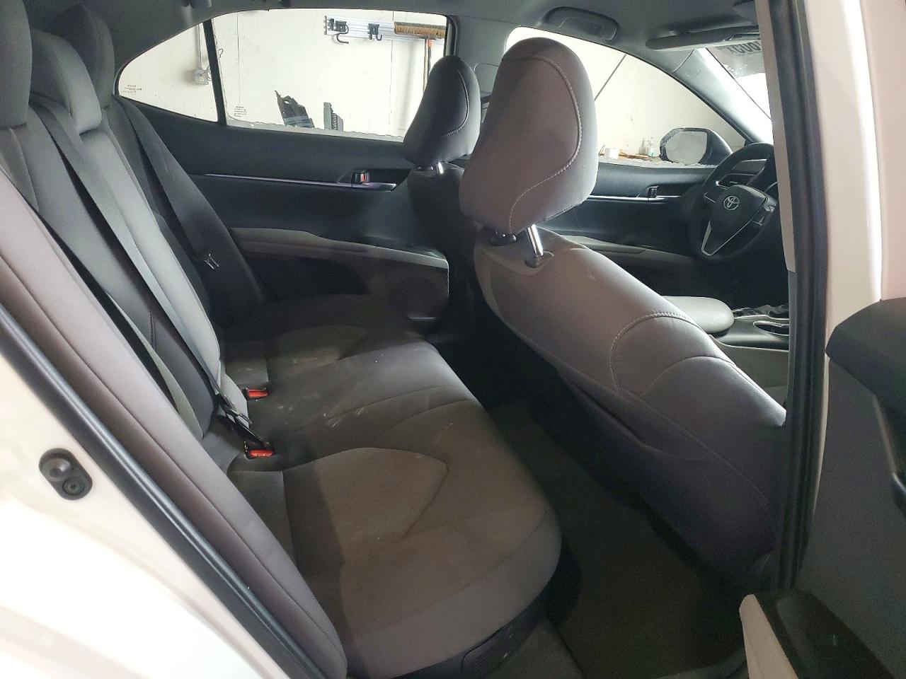 2021 TOYOTA CAMRY LE photo 10