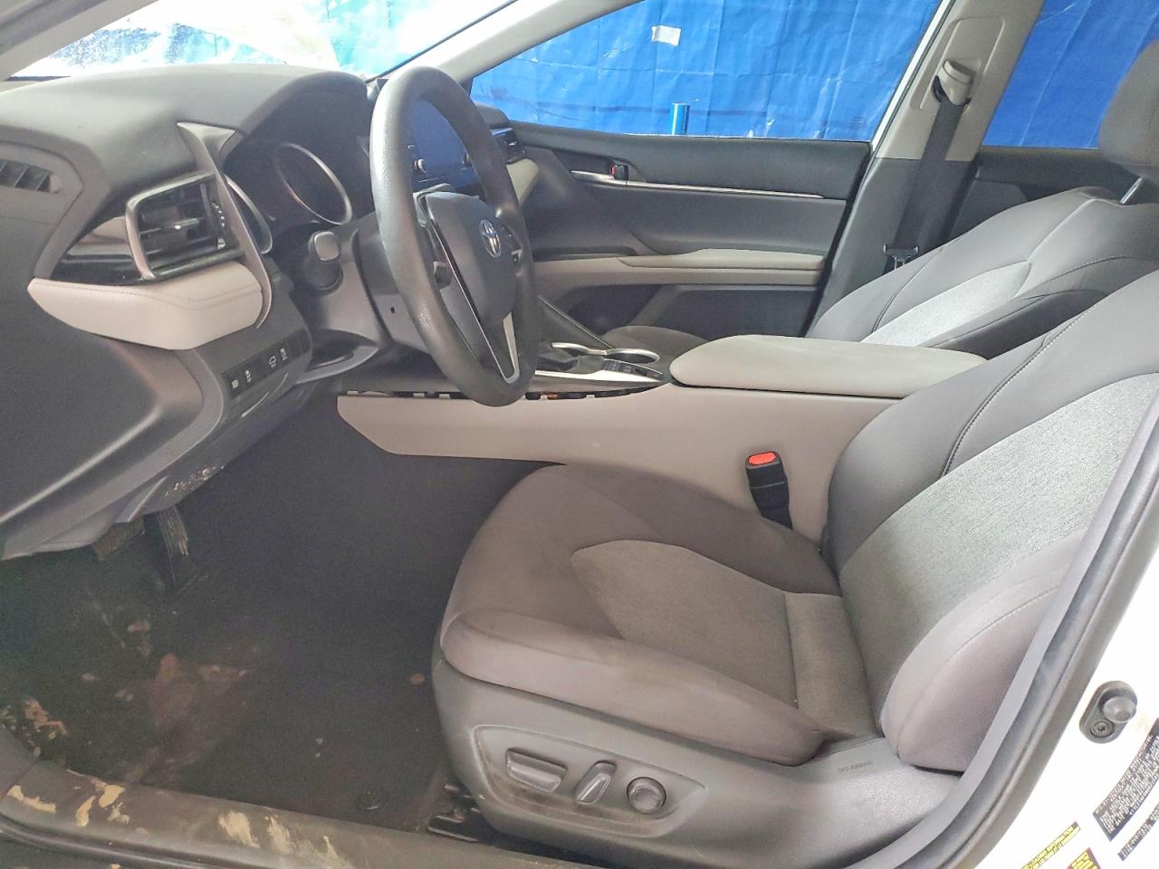 2021 TOYOTA CAMRY LE photo 7