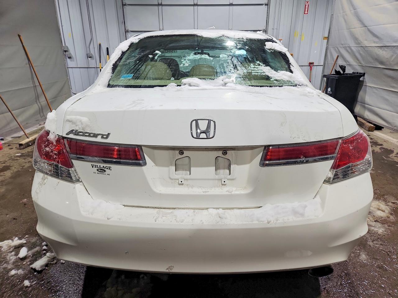 2012 HONDA ACCORD LX photo 6