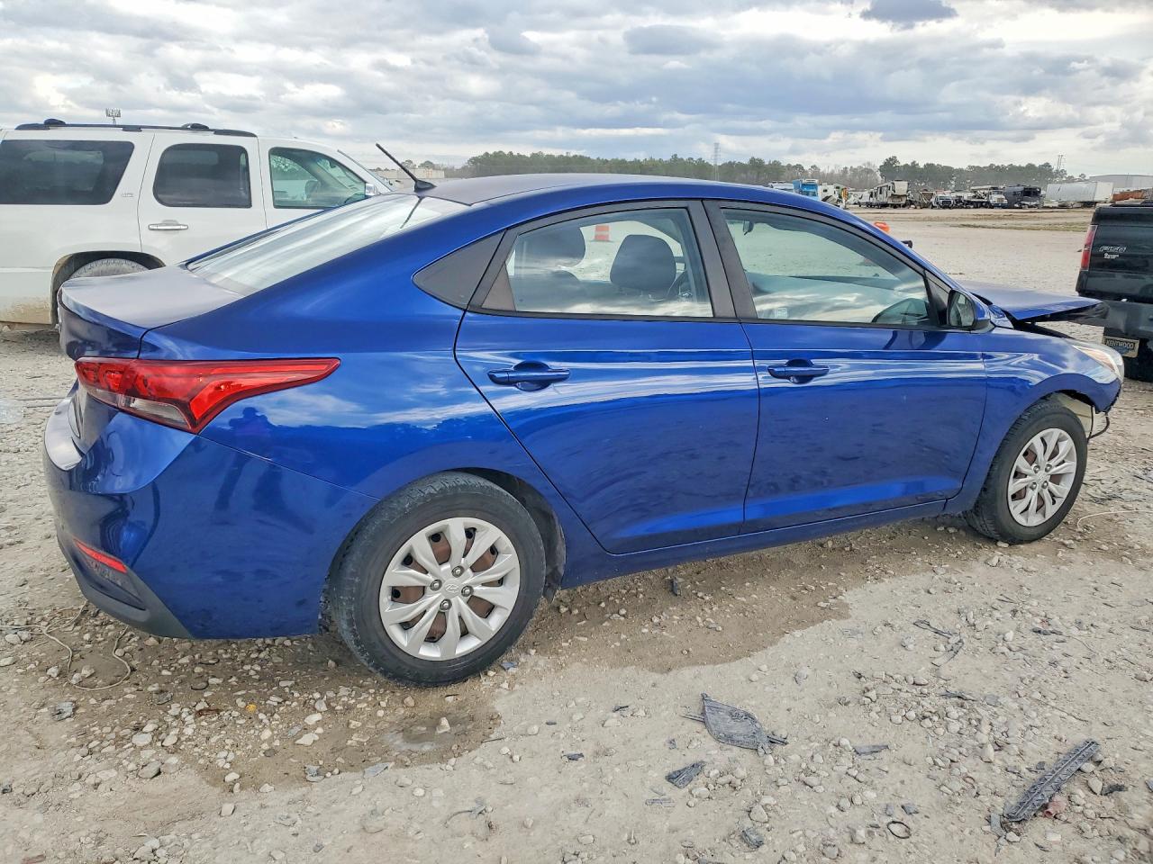 2019 HYUNDAI ACCENT SE photo 5