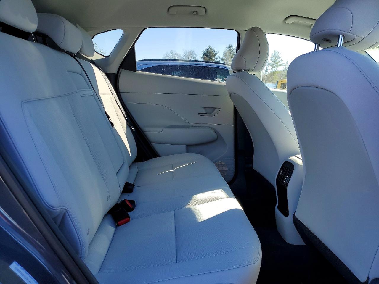 2025 HYUNDAI KONA SEL photo 31