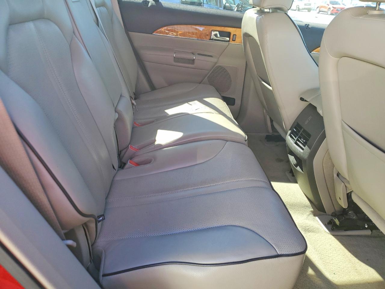 2011 LINCOLN MKX photo 31