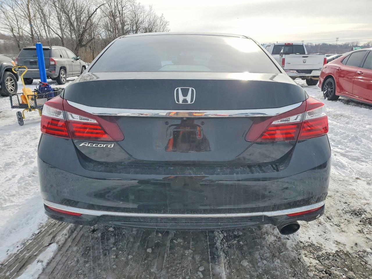 2017 HONDA ACCORD LX photo 6
