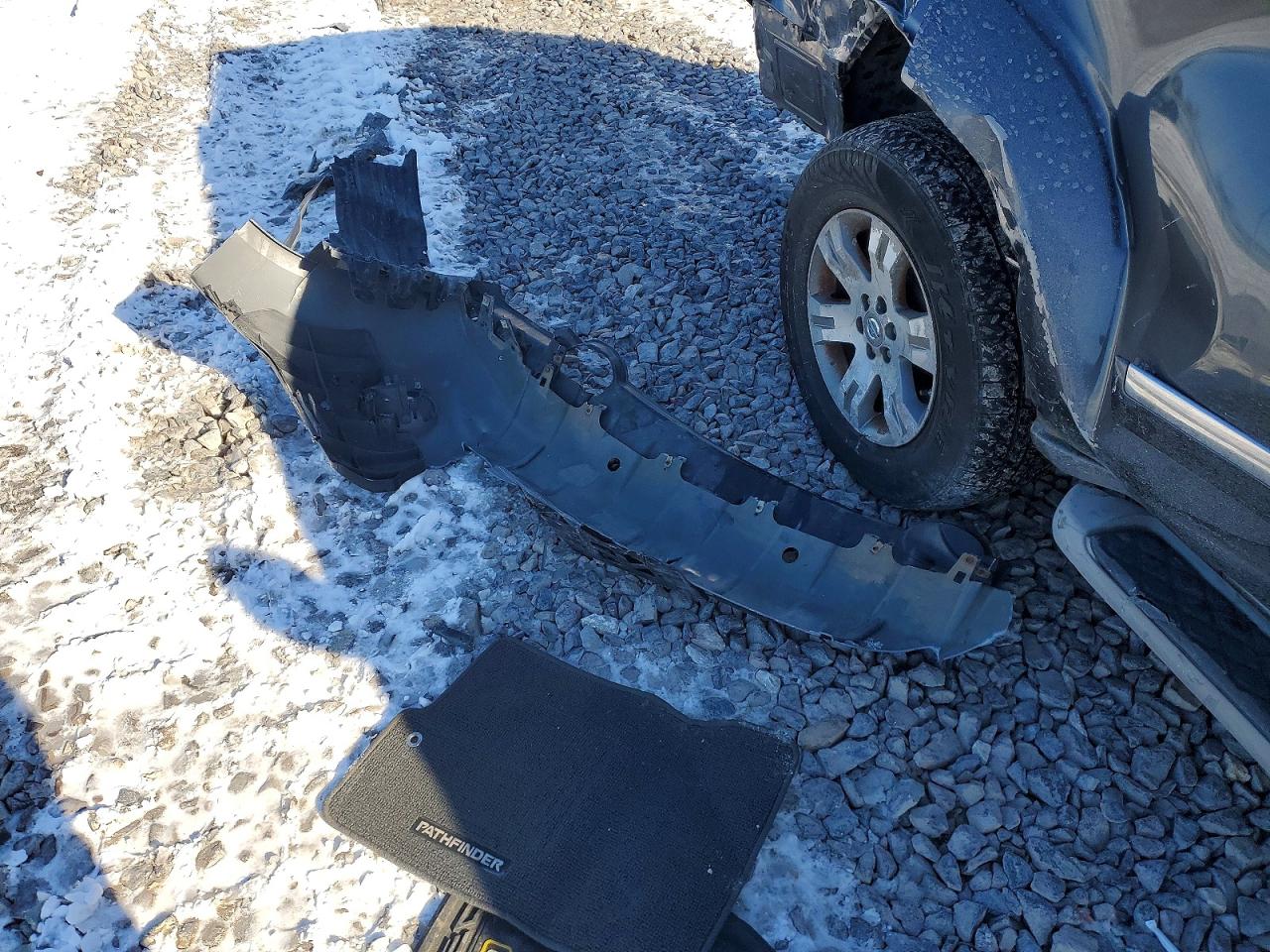 2011 NISSAN PATHFINDER S photo 13
