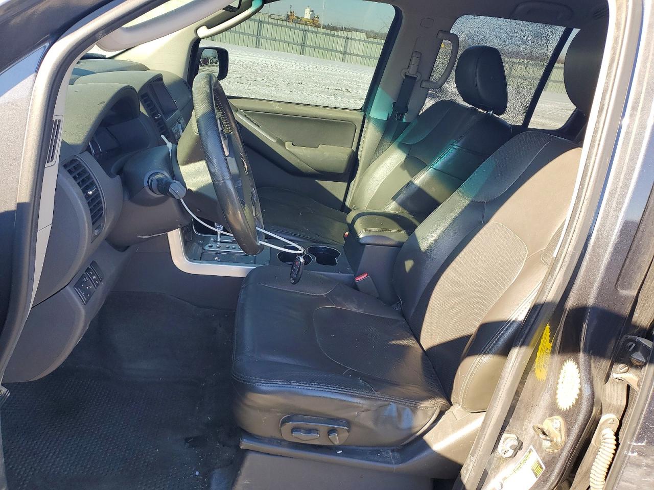 2011 NISSAN PATHFINDER S photo 7