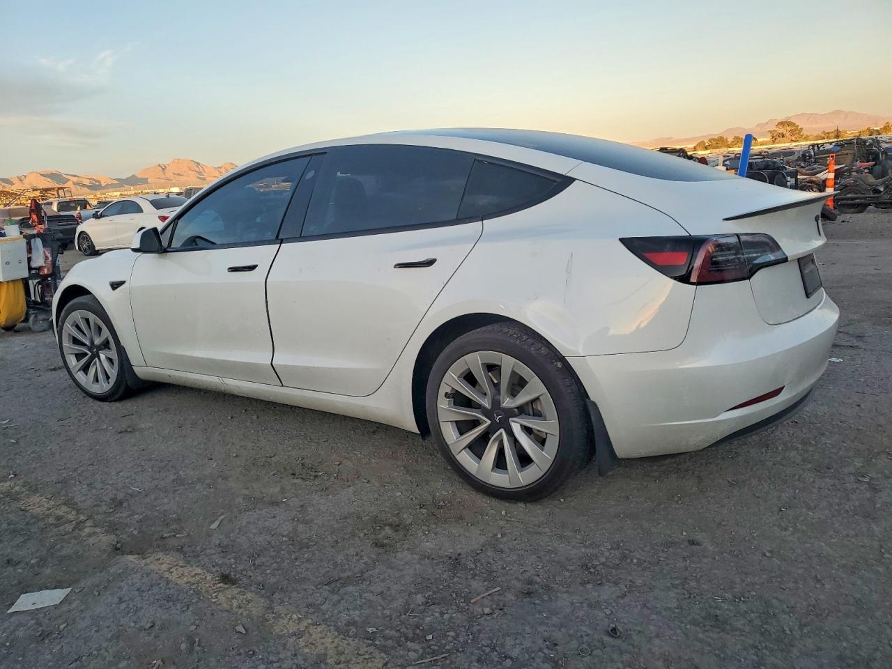 2023 TESLA MODEL 3 photo 2