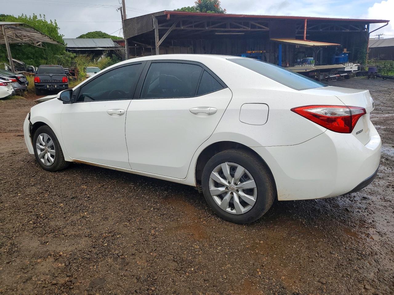 2015 TOYOTA COROLLA L photo 2