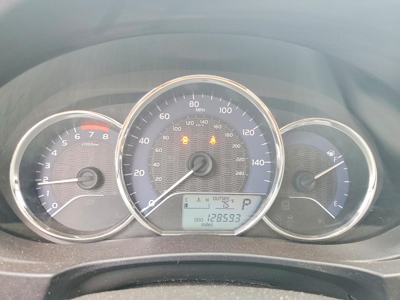 2015 TOYOTA COROLLA L photo 9